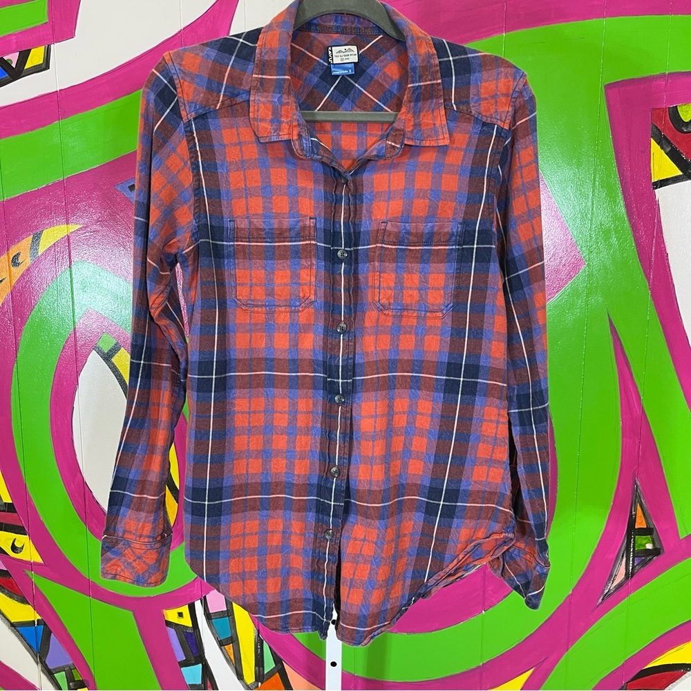 KAVU, Plaid Long Sleeve Button Up Shirt. Size Small. In good used condition!